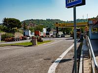 0002 On the way to Sarzana, our bus pauses at a freeway rest stop convenience store